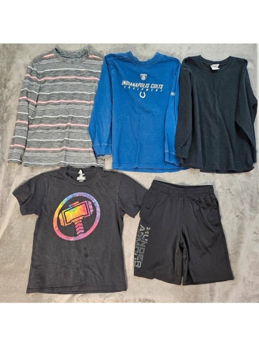 Boys youth medium lot of 5 clothes shorts shirts play school